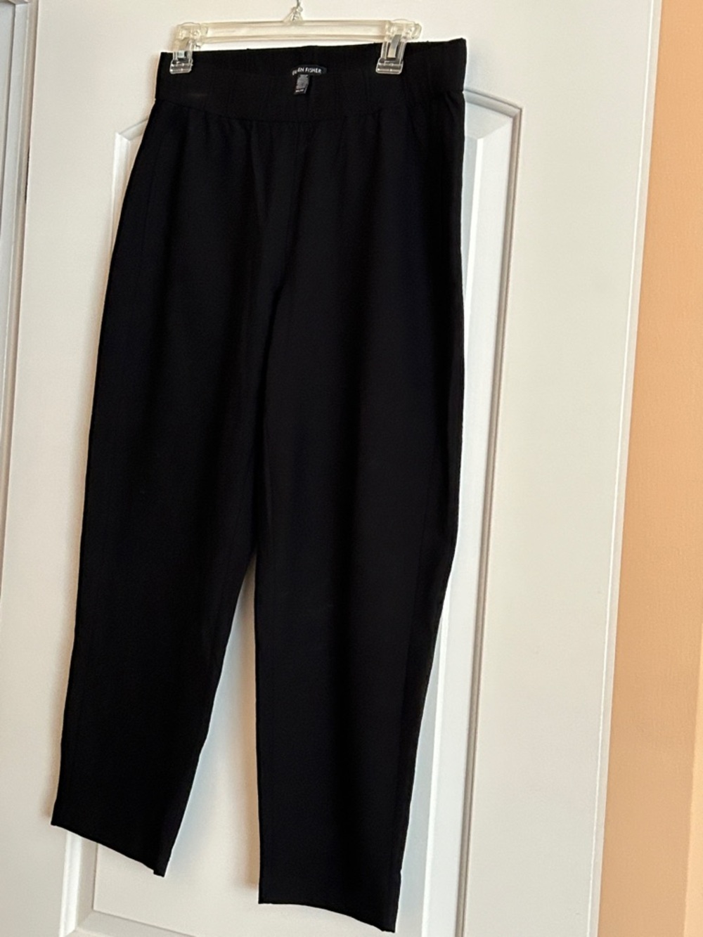Black Pull-On Capri Pants